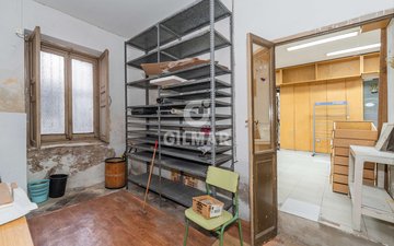 Property slide 10