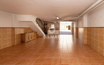 Property slide 32