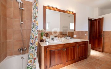 Property slide 25