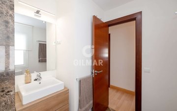 Property slide 32
