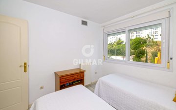 Property slide 32