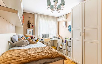Property slide 16