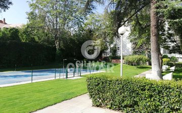 Property slide 32