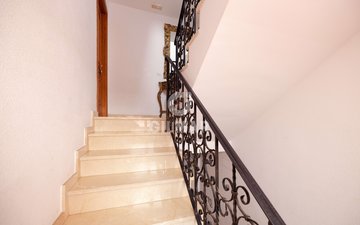 Property slide 32
