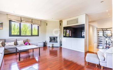 Property slide 22