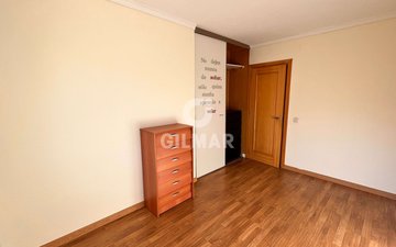 Property slide 32