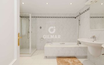 Property slide 32