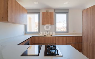 Property slide 32