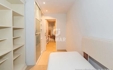 Property slide 22
