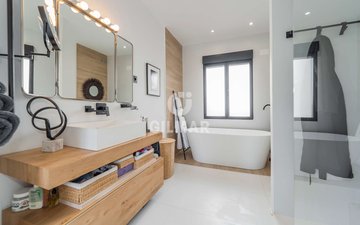 Property slide 20