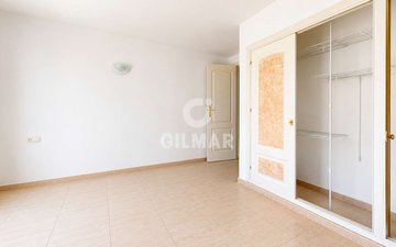 Property slide 32