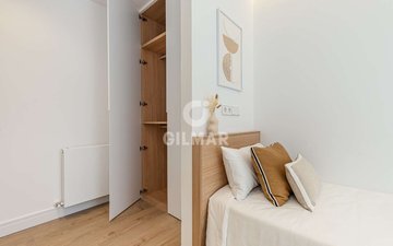 Property slide 32