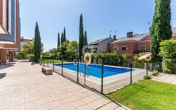 Property slide 32