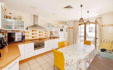 Property slide 19