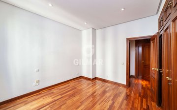Property slide 32