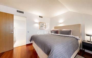 Property slide 32