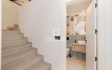 Property slide 48