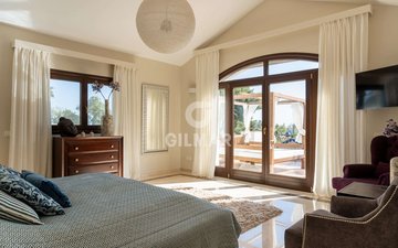 Property slide 20