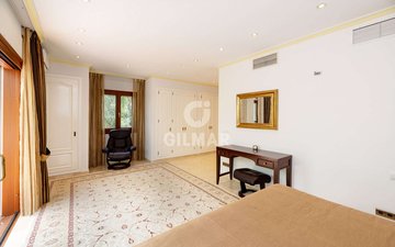 Property slide 19