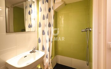 Property slide 19