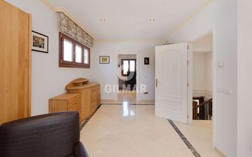 Property slide 44