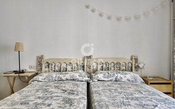 Property slide 16