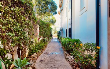 Property slide 10