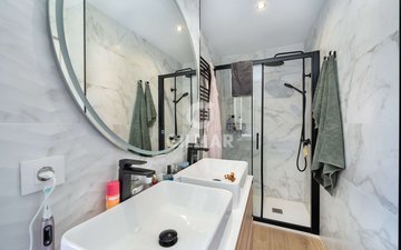 Property slide 17