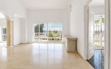 Property slide 10