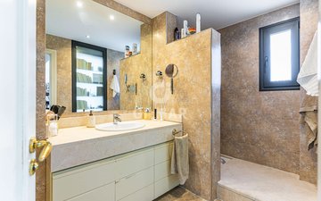 Property slide 20