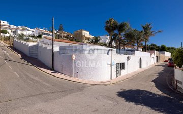 Property slide 44