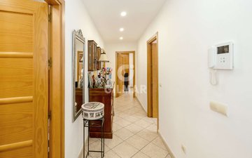 Property slide 32
