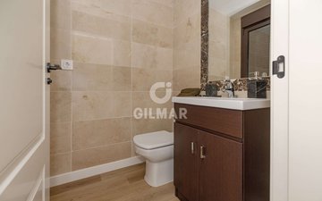 Property slide 32