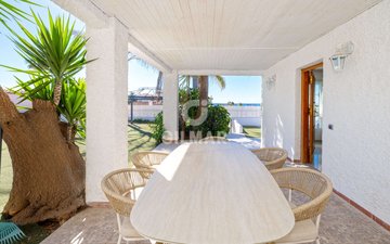 Property slide 32