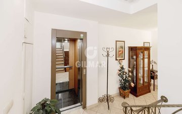 Property slide 17