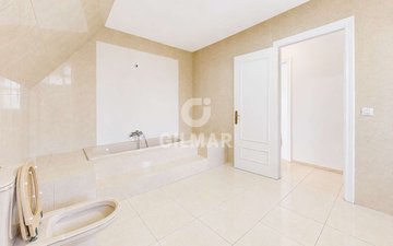 Property slide 17