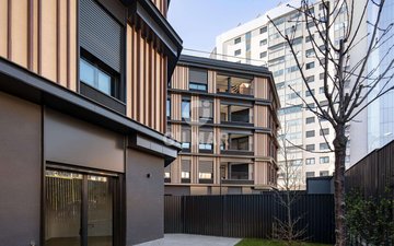 Property slide 32