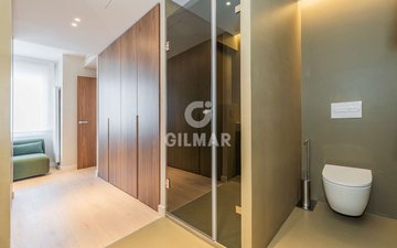 Property slide 32