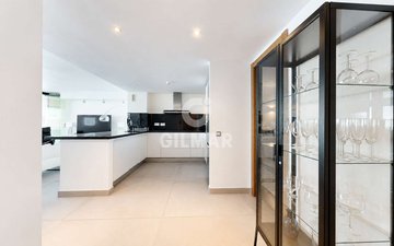 Property slide 10