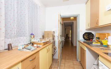 Property slide 16