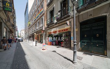 Property slide 35