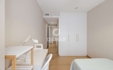 Property slide 32