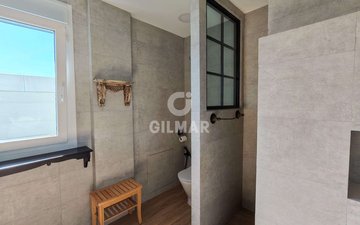 Property slide 32