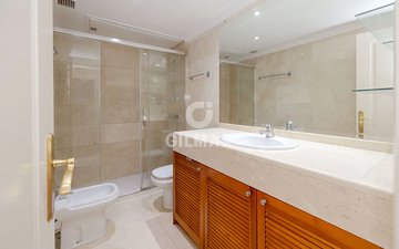 Property slide 32
