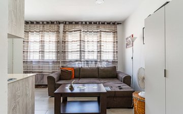 Property slide 25