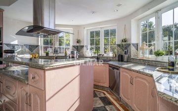 Property slide 40