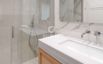 Property slide 32