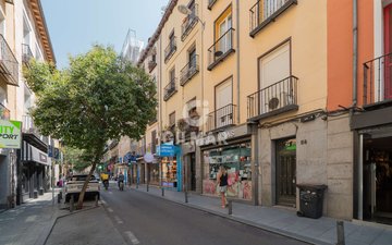 Property slide 21
