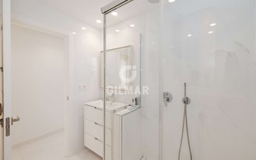 Property slide 32