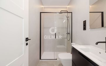 Property slide 32